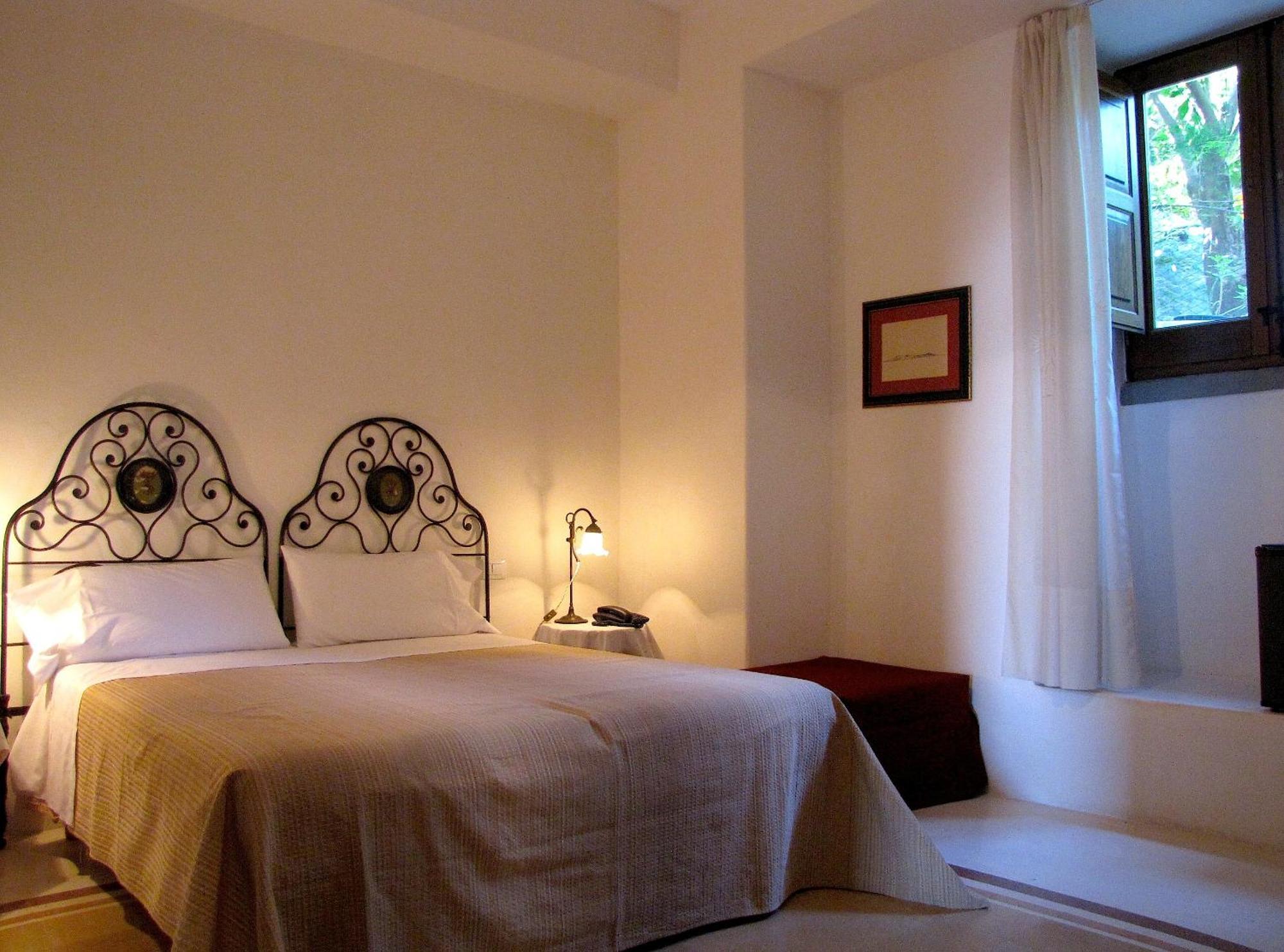 Hotel Santa Marina Antica Foresteria ซานตา มาริน่า ซาลินา ภายนอก รูปภาพ