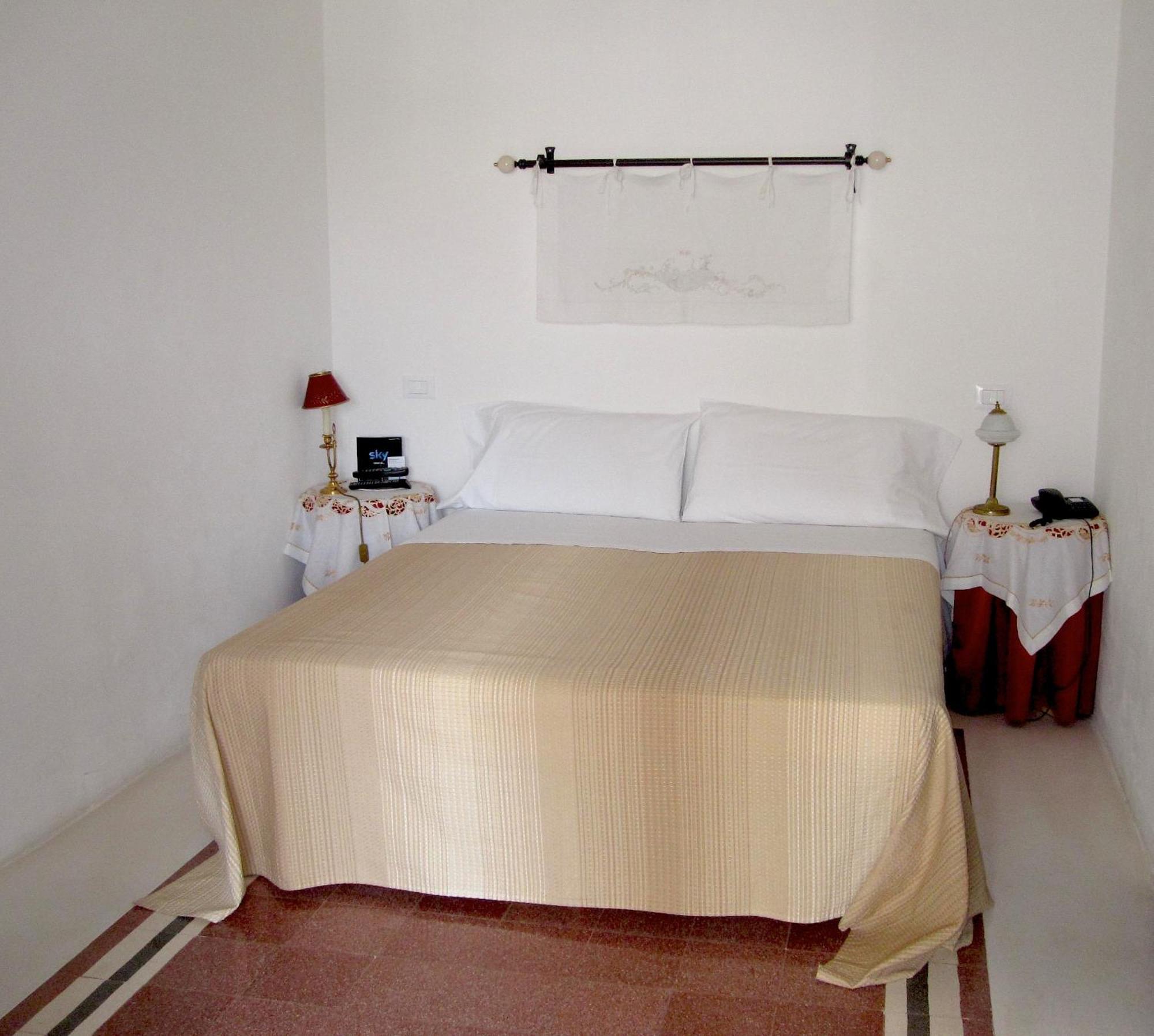 Hotel Santa Marina Antica Foresteria ซานตา มาริน่า ซาลินา ภายนอก รูปภาพ