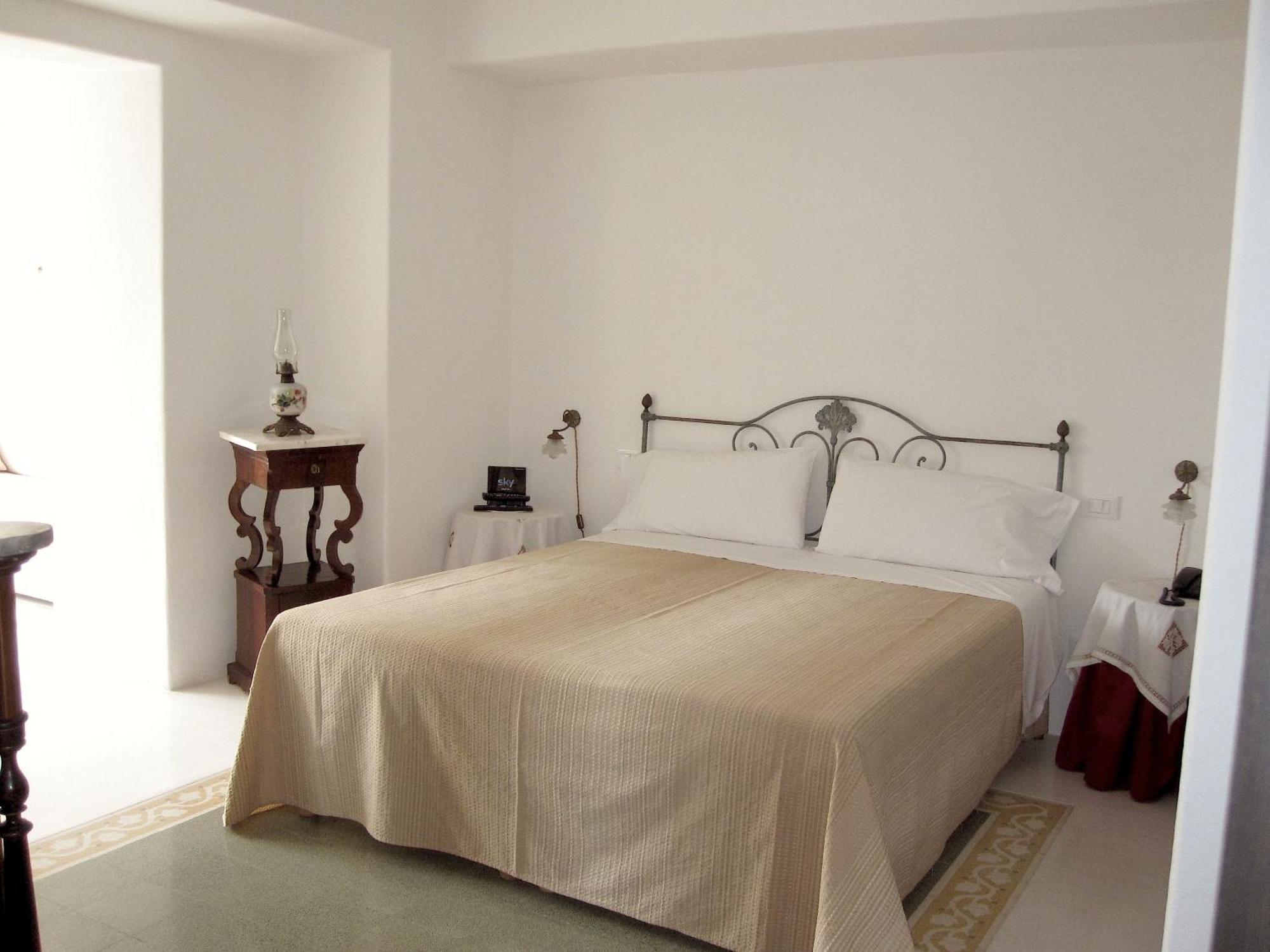 Hotel Santa Marina Antica Foresteria ซานตา มาริน่า ซาลินา ภายนอก รูปภาพ