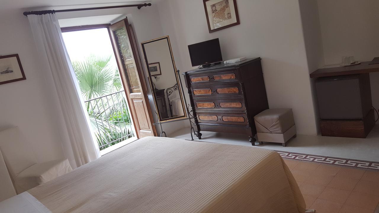 Hotel Santa Marina Antica Foresteria ซานตา มาริน่า ซาลินา ภายนอก รูปภาพ